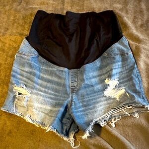 Maternity shorts